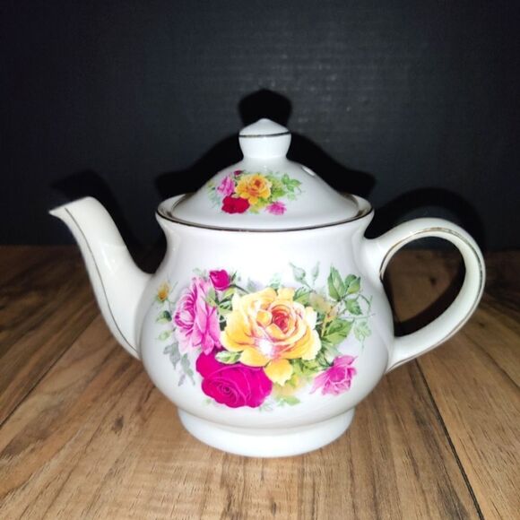Sadler Windsor Multi Color Floral Design Small Teapot Made in England 5'in Tall - Picture 3 of 9